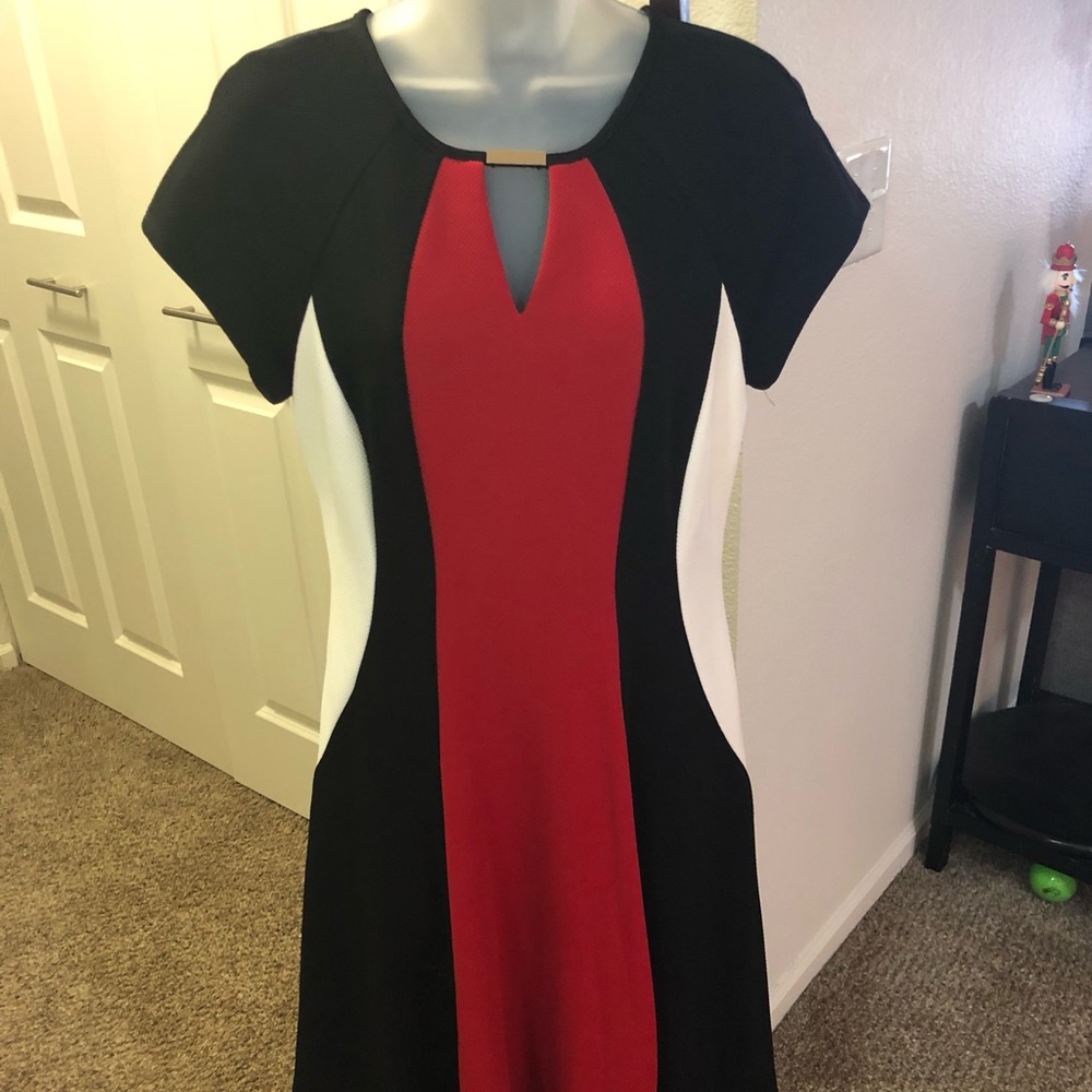 Studio One Short Sleeve Tri-Color Dress